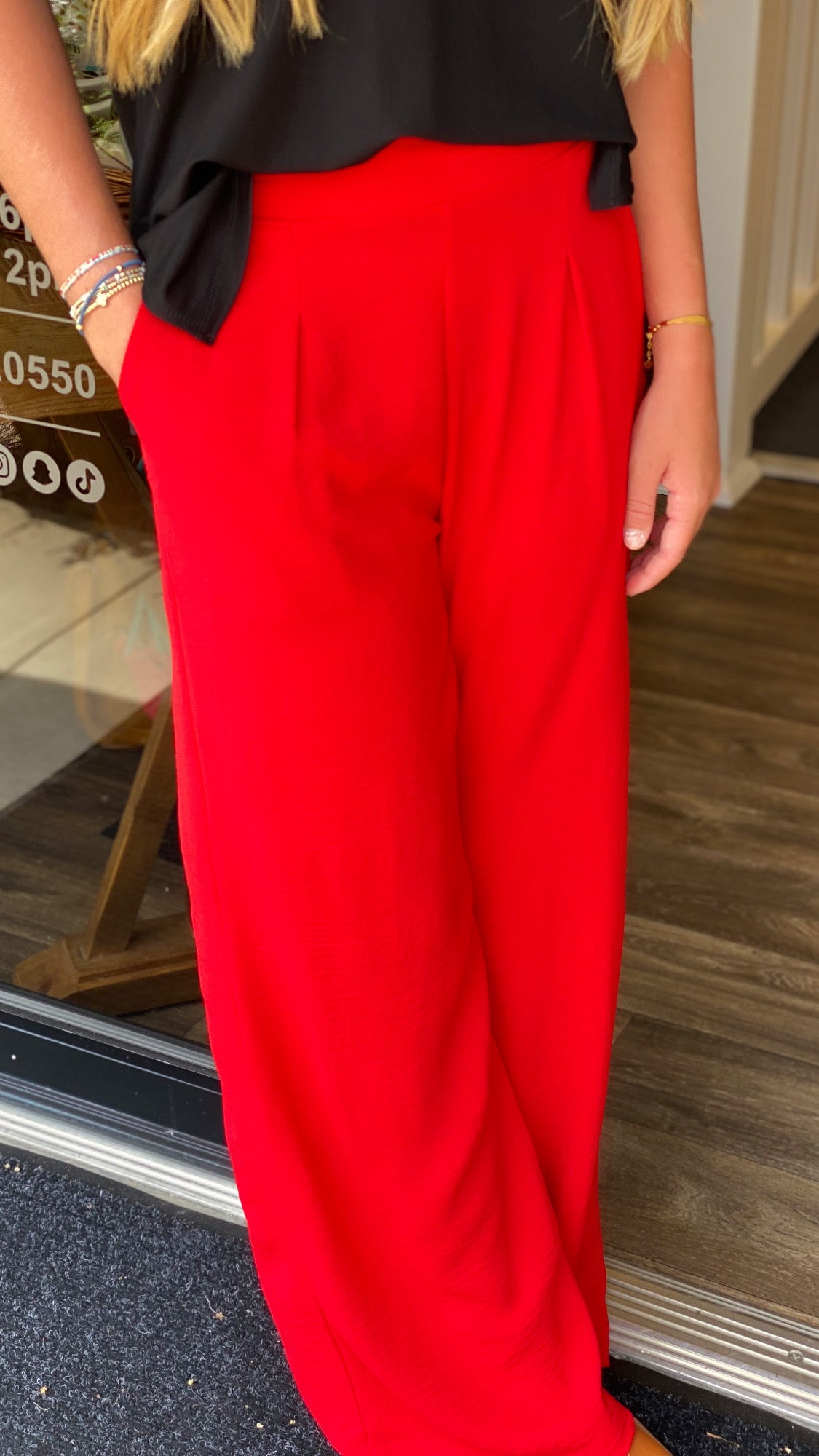Working for The Weekend Pants - Red